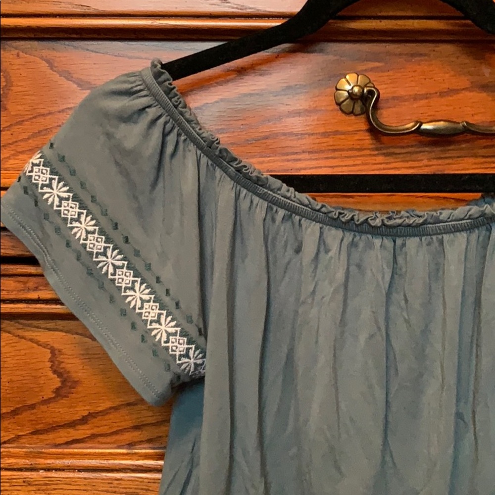 American Eagle Outfitters teal cropped t shirt - Picture 2 of 5